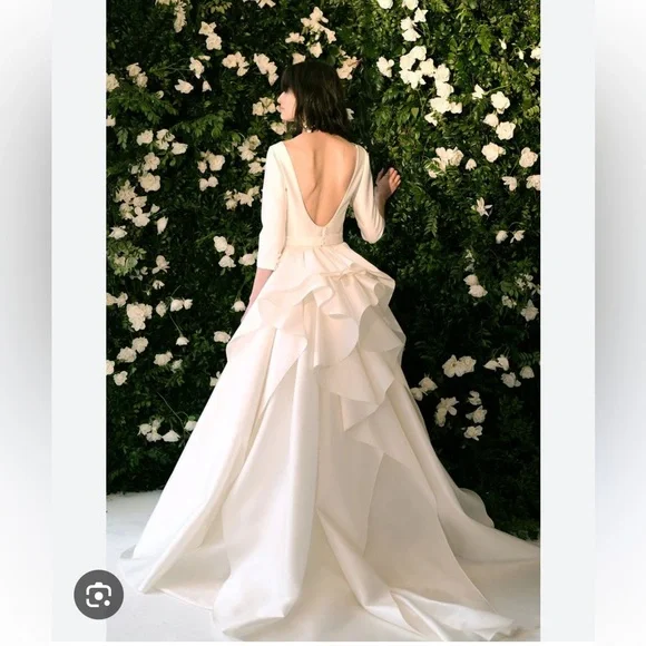 Carolina Herrera - Laurel Wedding Gown - Picture 4 of 10